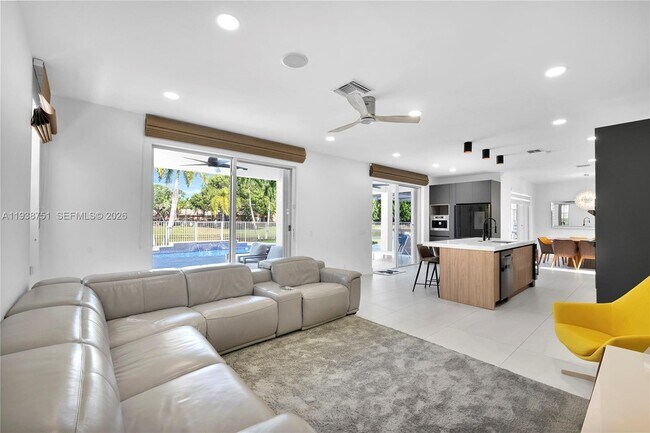 Building Photo - 1176 Cedar Falls Dr