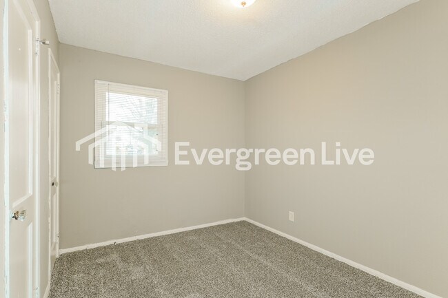 Building Photo - 13 St Benedict Ct