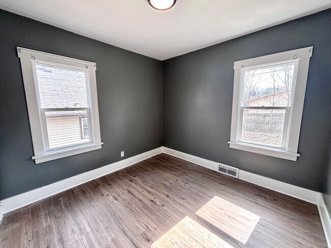 Building Photo - 4307 Binney St