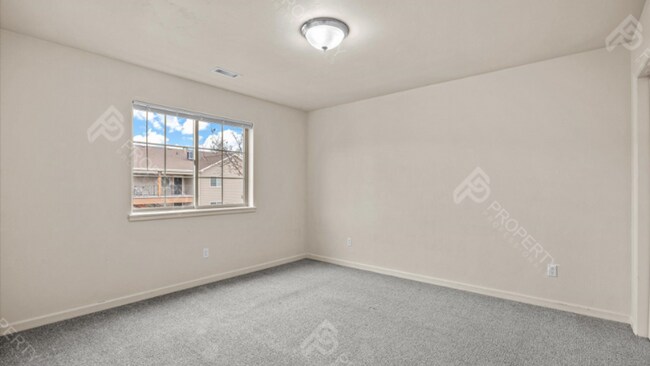 Building Photo - Two Bedroom Apartment in Rifle