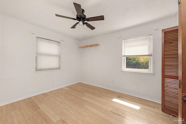 Building Photo - 4910 La Ventana Cir