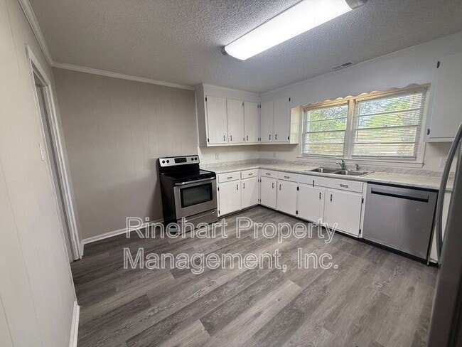 Building Photo - 216 Meade St