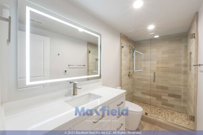 Building Photo - Modern EV Friendly Upgraded 5 BD 4 BA 3 GA...