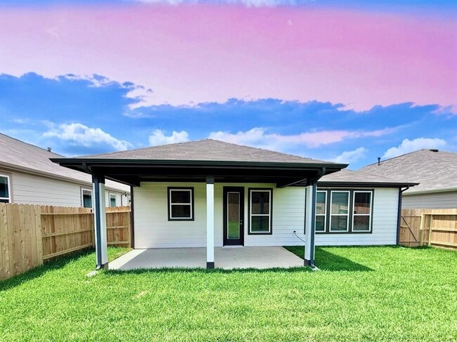 Building Photo - 18227 Dahlia Dale Dr