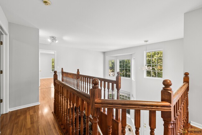 Building Photo - 600 Creekside Cir