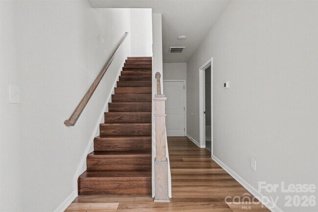 Building Photo - 10016 Hemingway Pl