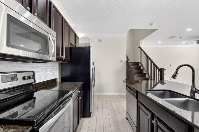 Building Photo - 4920 NW 15th Ave