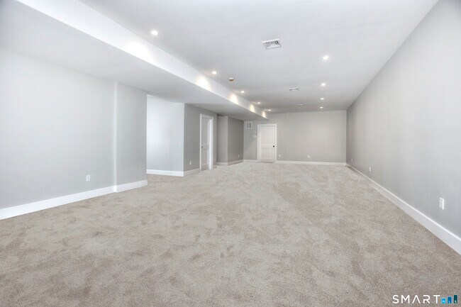 Building Photo - 11 Gower Rd
