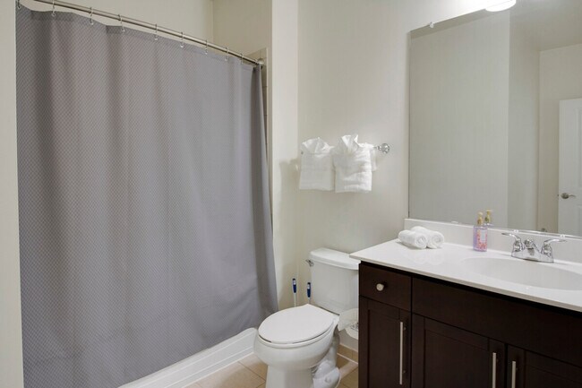 Building Photo - 200 S Peyton St