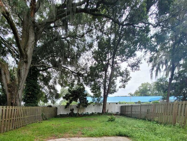 Building Photo - 1339 Eagleview Dr