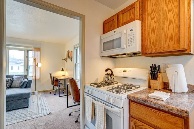 Building Photo - 5123 University Ave