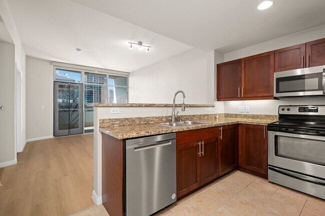 Building Photo - Beautiful Condo Right Across from Petco Park!