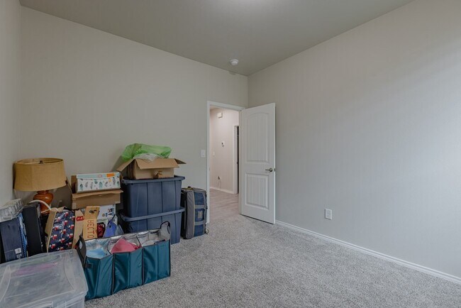 Building Photo - 1928 Ebbets Dr