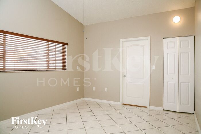 Building Photo - 17841 SW 144th Ave