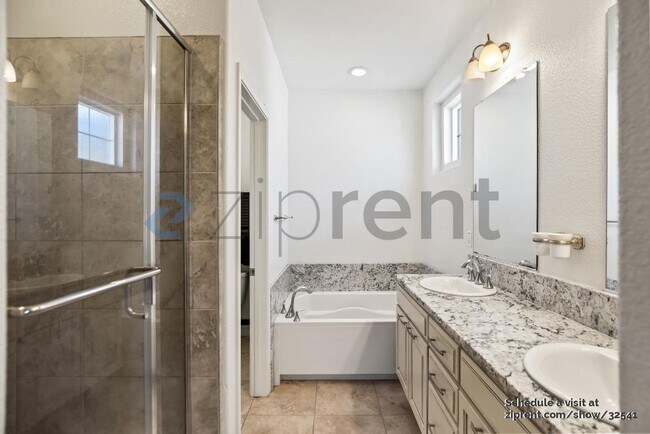 Building Photo - 715 Mystic Topaz Loop