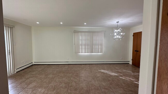Building Photo - 211 Linden Ave