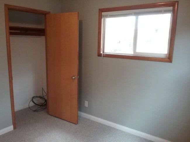 Building Photo - Updated Three Bedroom Home in Keizer