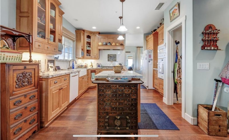 Building Photo - 2088 Mother Grundy Truck Trail