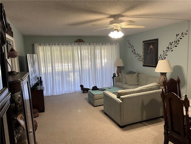 Building Photo - 600 Royal Palm Pl