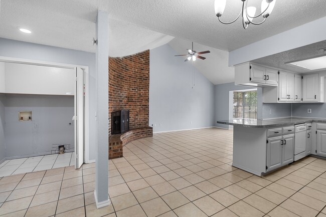 Building Photo - 1507 S 12th St