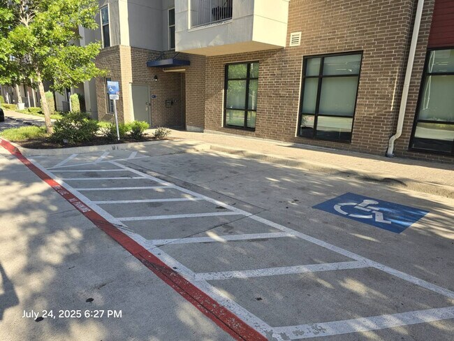 Building Photo - 8122 Midtown Blvd