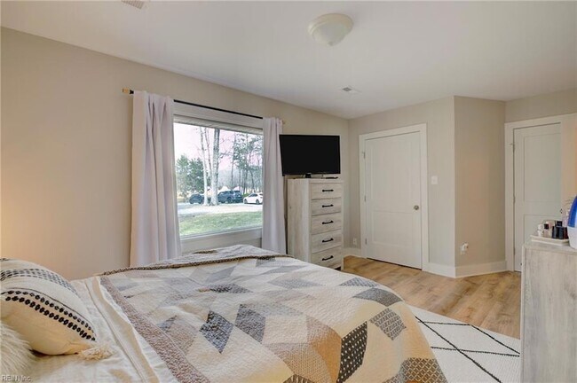 Building Photo - 3580 Woodstock Rd