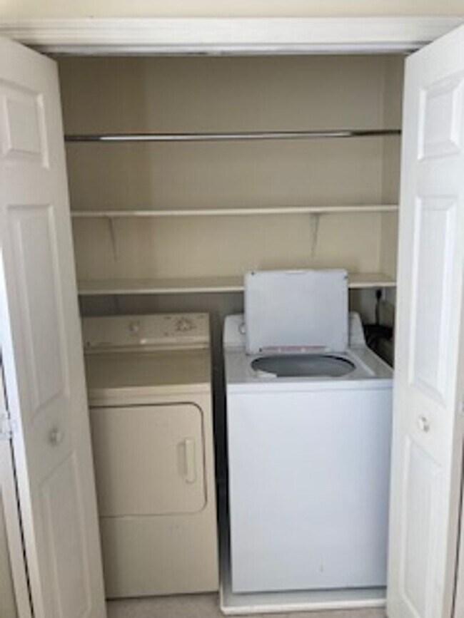 Building Photo - 1463 Green St