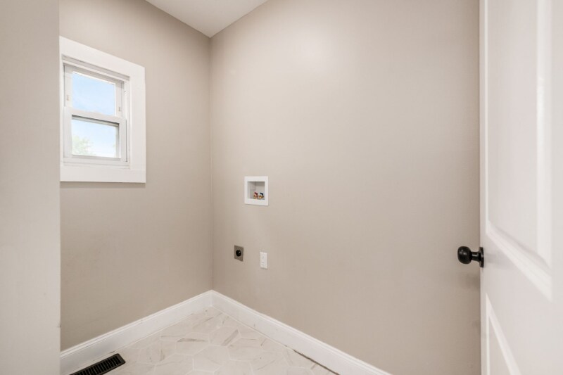 Building Photo - 960 Carpenter St