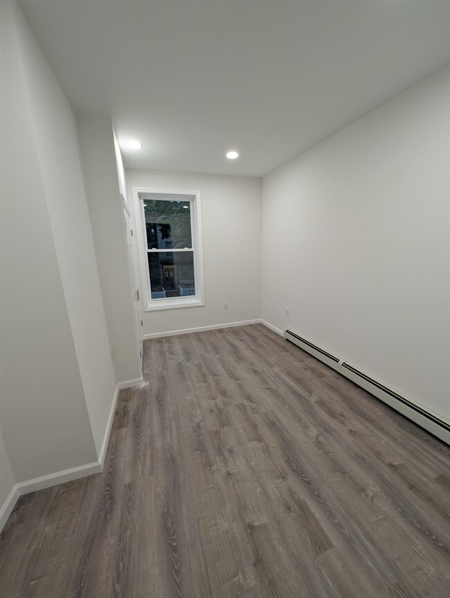 Building Photo - 10 Sherman Pl