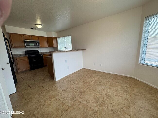 Building Photo - 7815 S Wild Primrose Ave