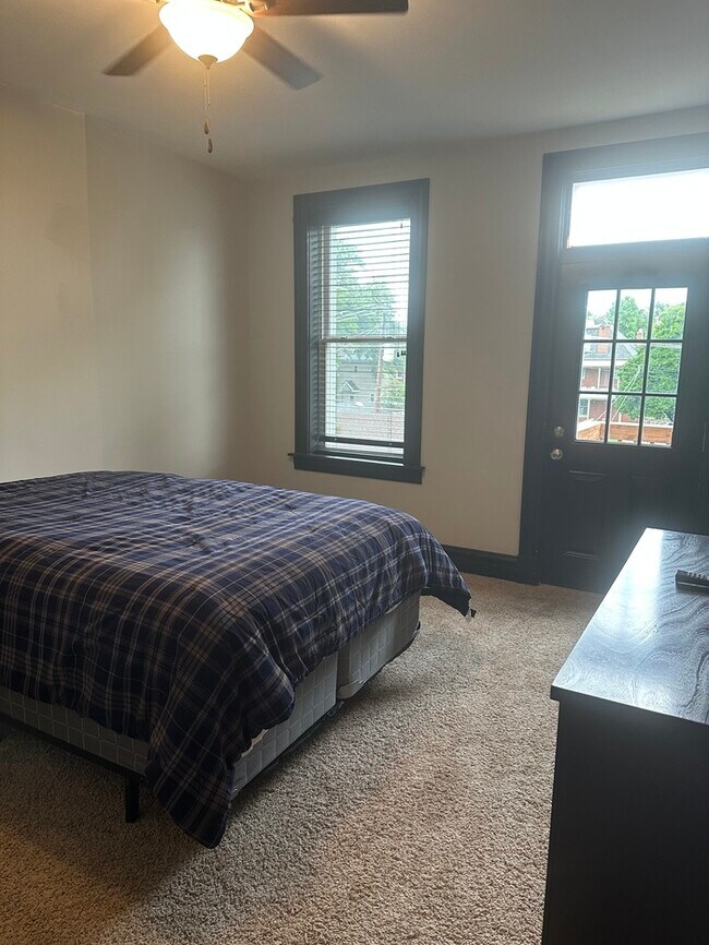 Building Photo - Wonderful 3bedroom 2 Bath Townhome In South City
