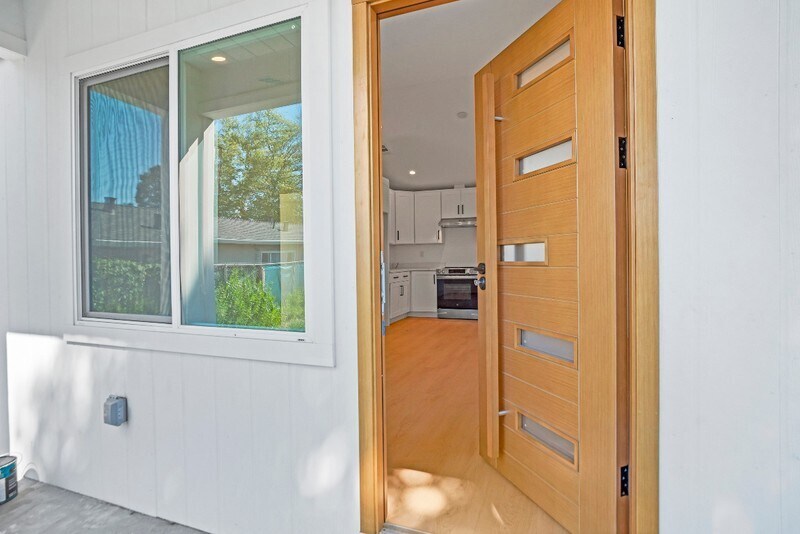 Building Photo - 374 S 21st St