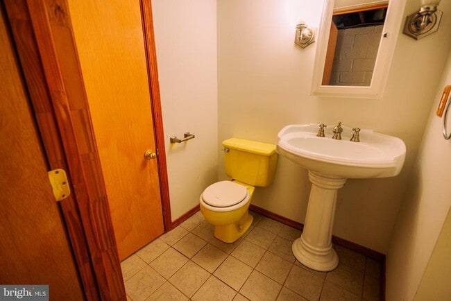 Building Photo - 222 MacClelland Ave