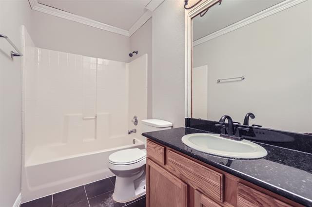 Building Photo - 1406 Buckingham Dr