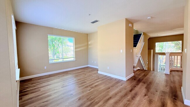 Building Photo - Bright and Airy 3BD/2.5BA Townhouse in Shadowhawk Community, Danville- Available NOW!