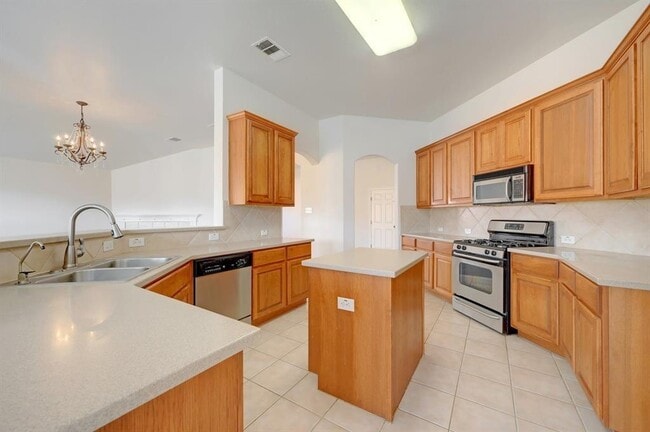 Building Photo - 917 Old Wick Castle Way