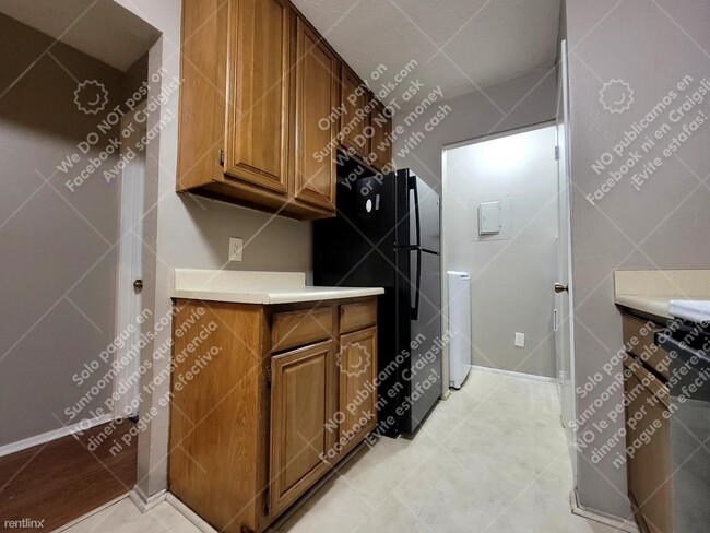 Building Photo - 2 br, 2 bath Condo - 806 W 24th St 313 313