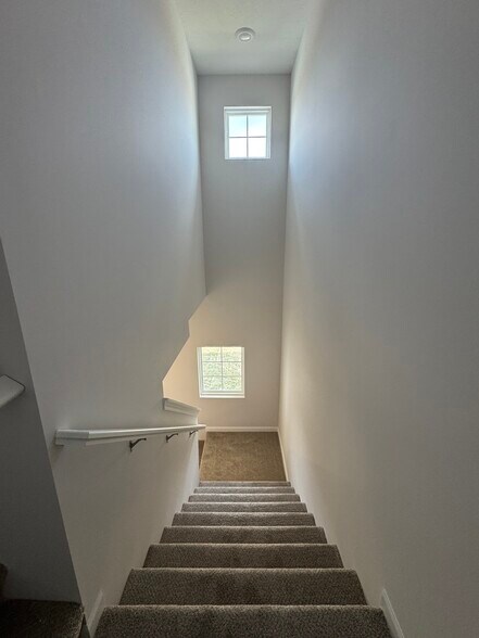 Building Photo - 9505 S 181st St