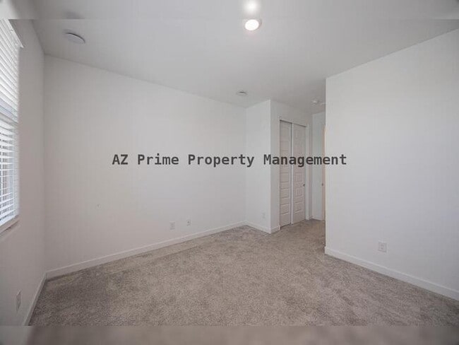 Building Photo - 4607 S 111th Dr