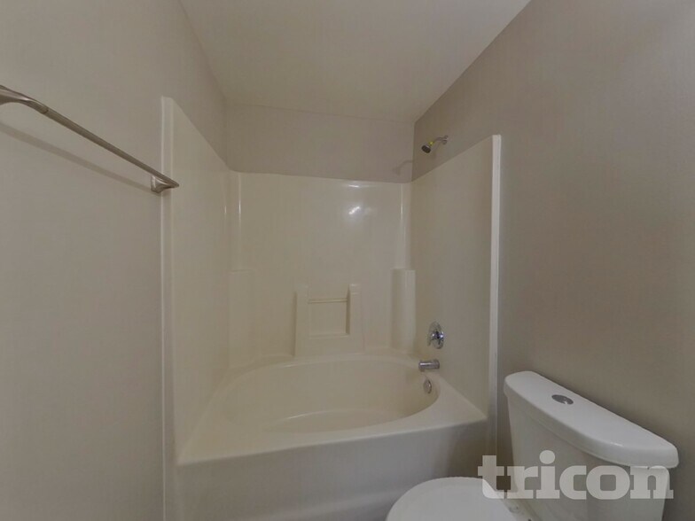 Building Photo - 1110 Hipp Rd