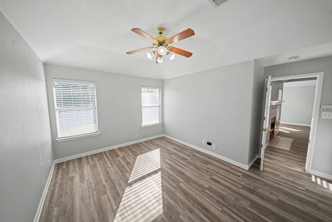 Building Photo - Updated Single-Story Home in Escondido North - Realtor Commission: $500