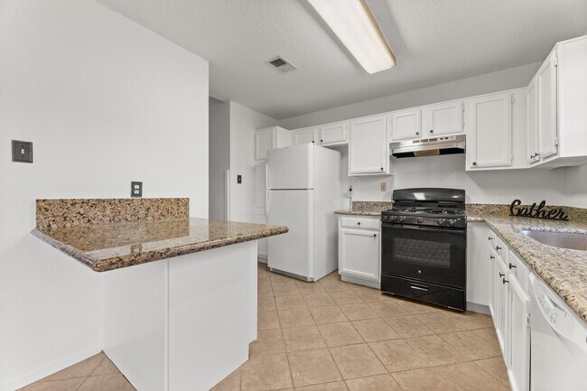 Building Photo - 3932 Frontier Dr