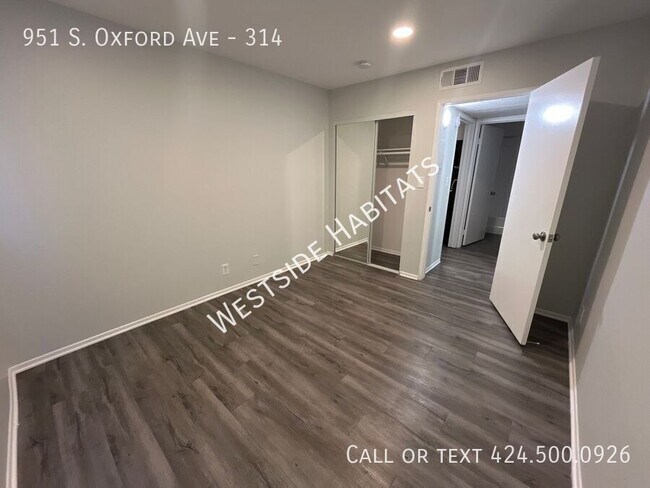 Building Photo - 951 Oxford Ave