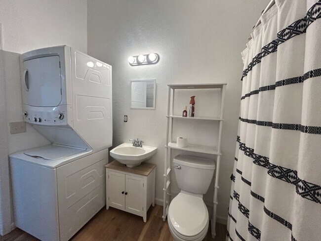 Building Photo - 505 Camas Creek Loop