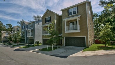 Building Photo - 1864 Belle Vue Way