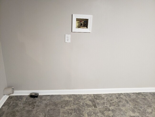 Building Photo - N 3rd Duplex