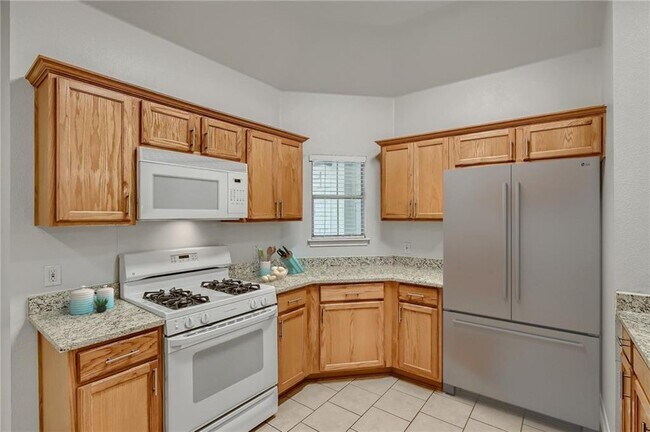 Building Photo - 102 Osage Ct