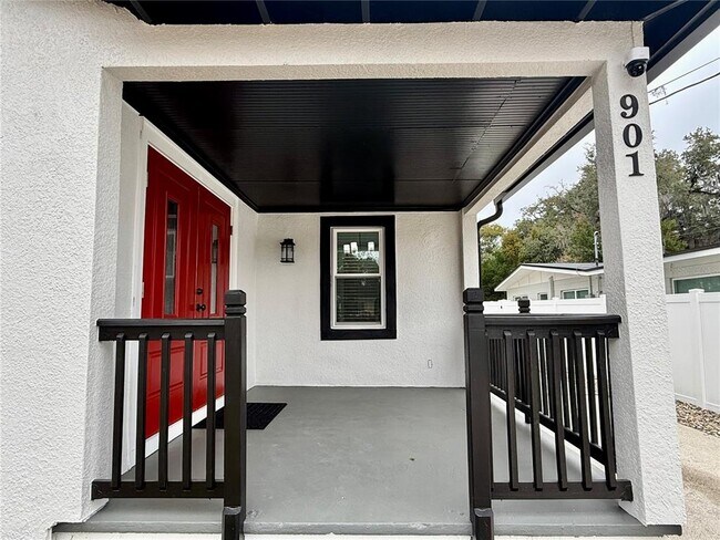 Building Photo - 901 Concord St