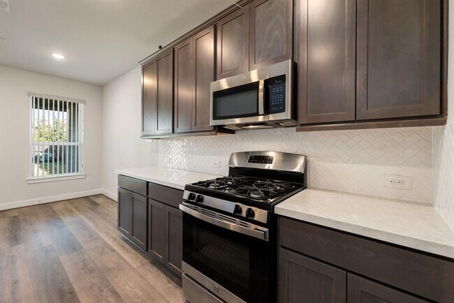 Building Photo - 20914 Kadefield Dr