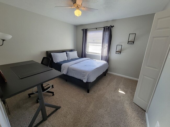 Building Photo - College Station - Cozy 2 Bedroom 1.5 Bath Condo for Lease